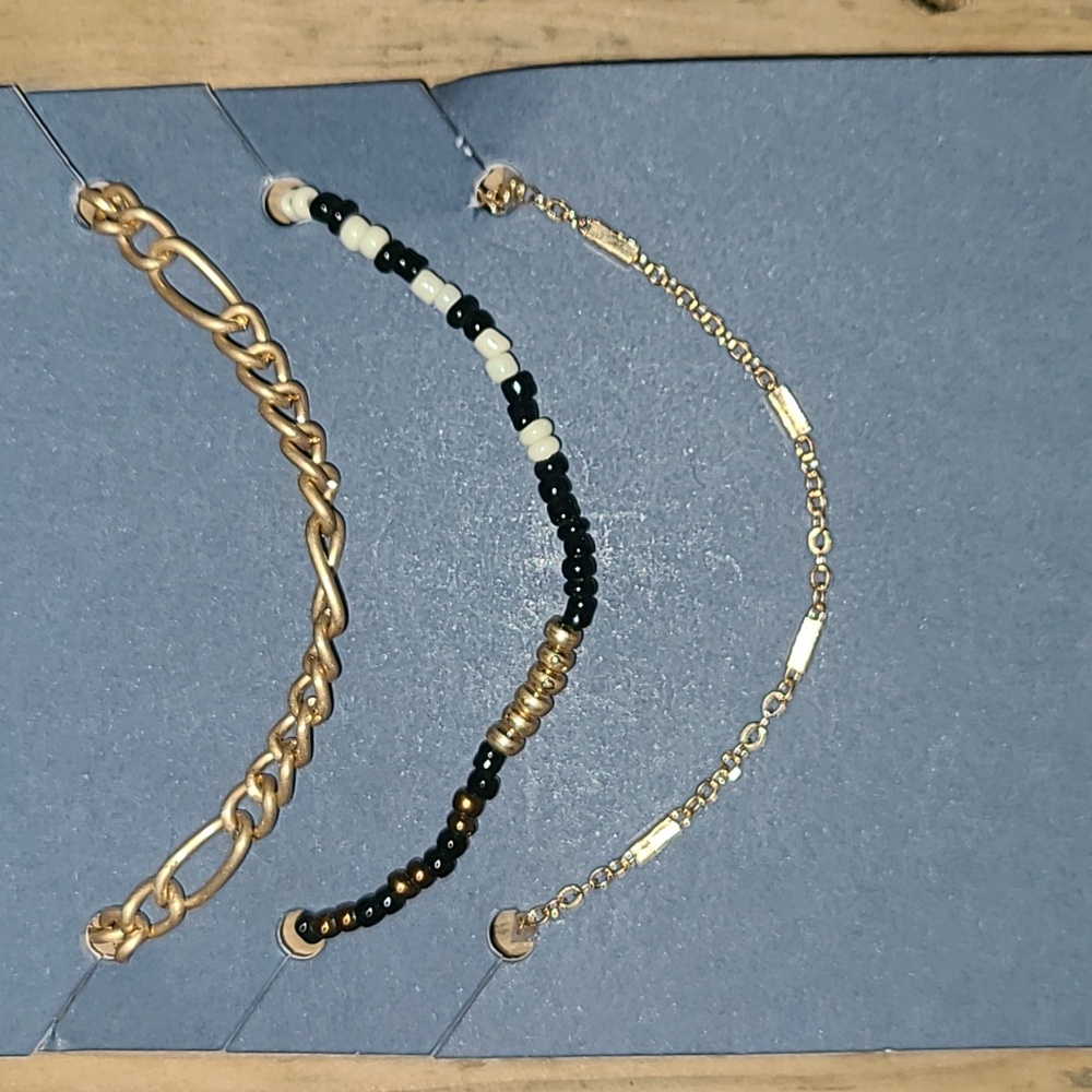 Universal Thread anklet sets. - Picture 4 of 6